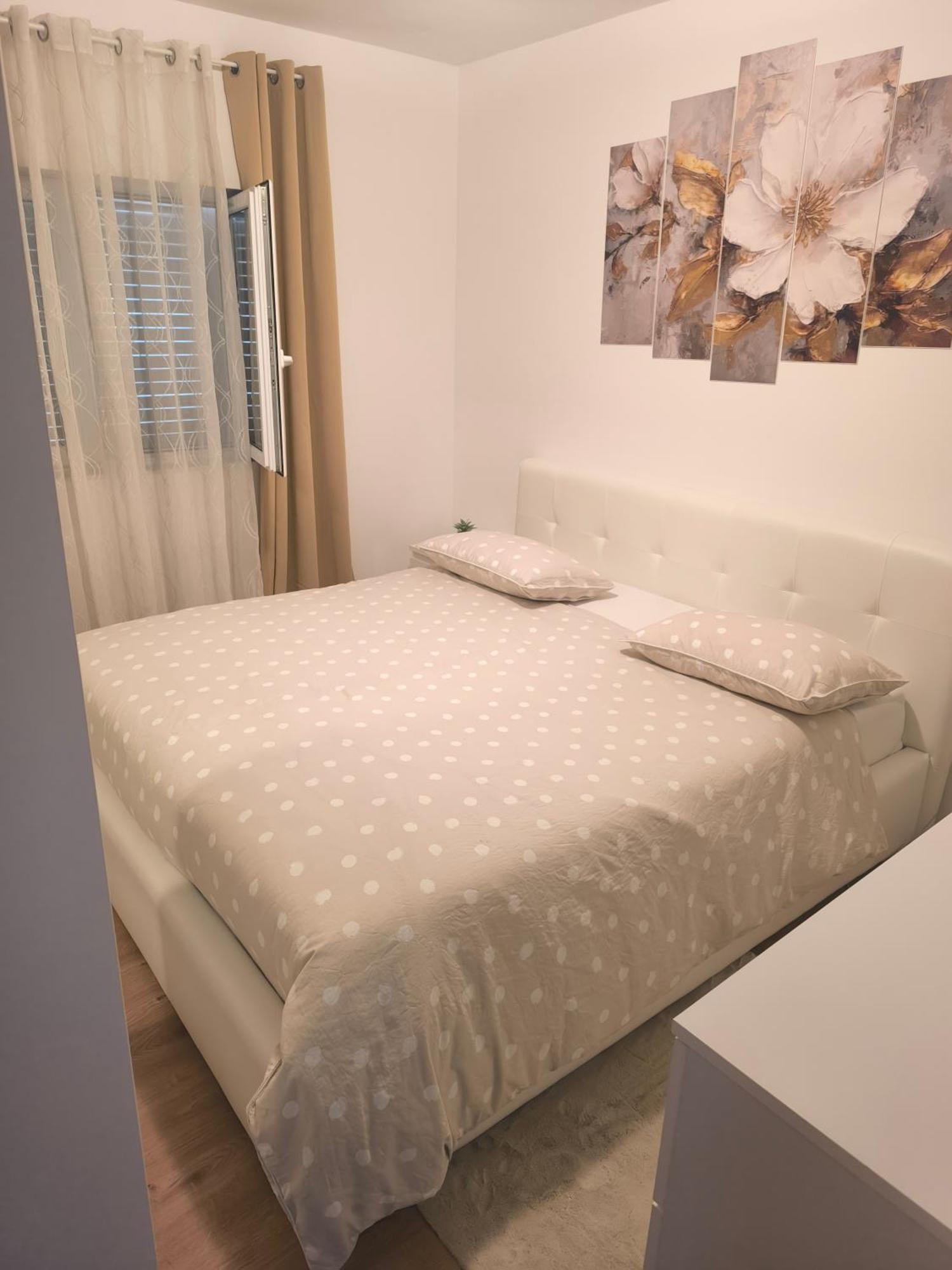 Apartman Rex Svinisce Экстерьер фото